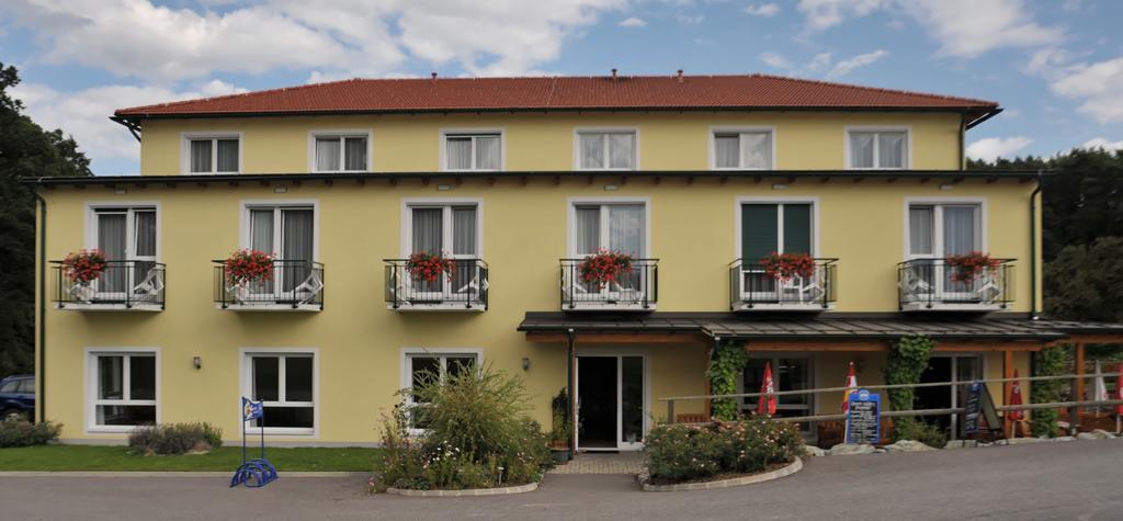 Hôtel Bad Blumauerhof Extérieur photo